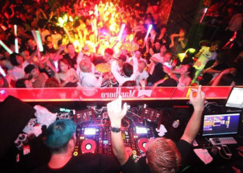 Night-Club-Di-Osaka
